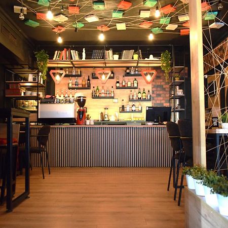 סקופיה Mickitos Urban Hostel מראה חיצוני תמונה