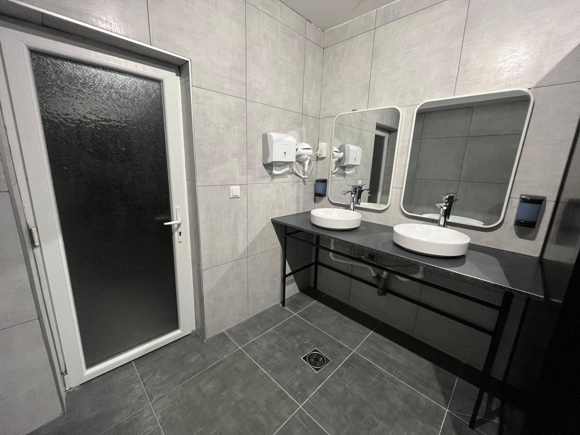 סקופיה Mickitos Urban Hostel מראה חיצוני תמונה