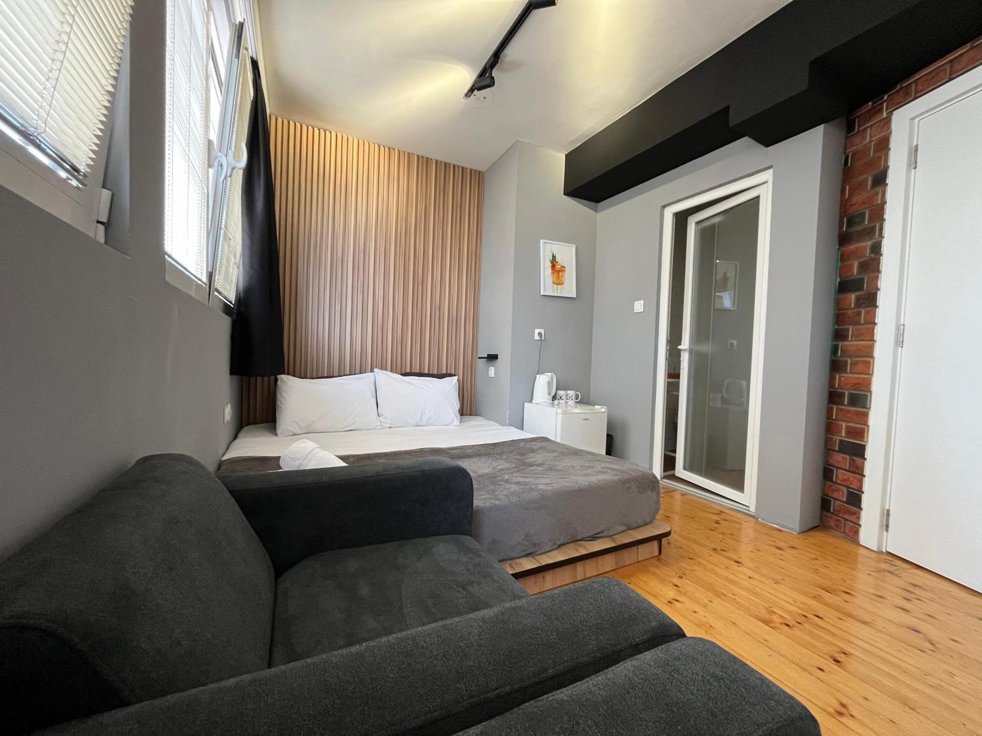 סקופיה Mickitos Urban Hostel מראה חיצוני תמונה