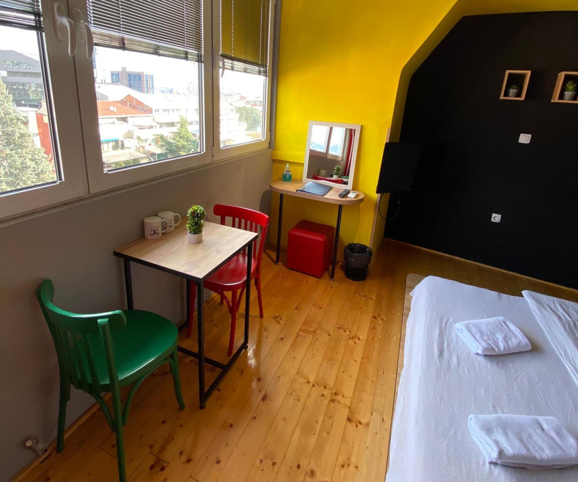 סקופיה Mickitos Urban Hostel חדר תמונה