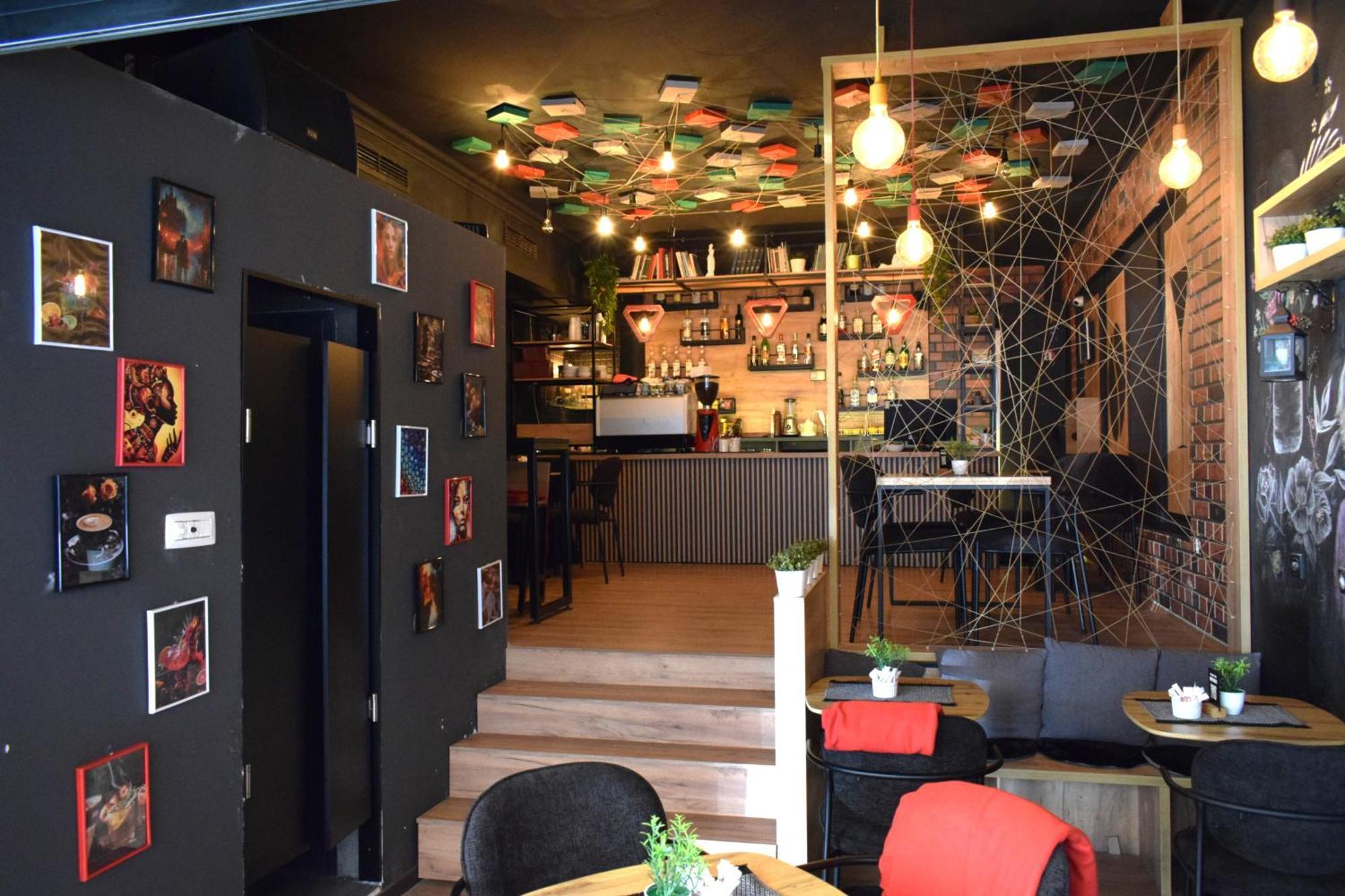 סקופיה Mickitos Urban Hostel מראה חיצוני תמונה