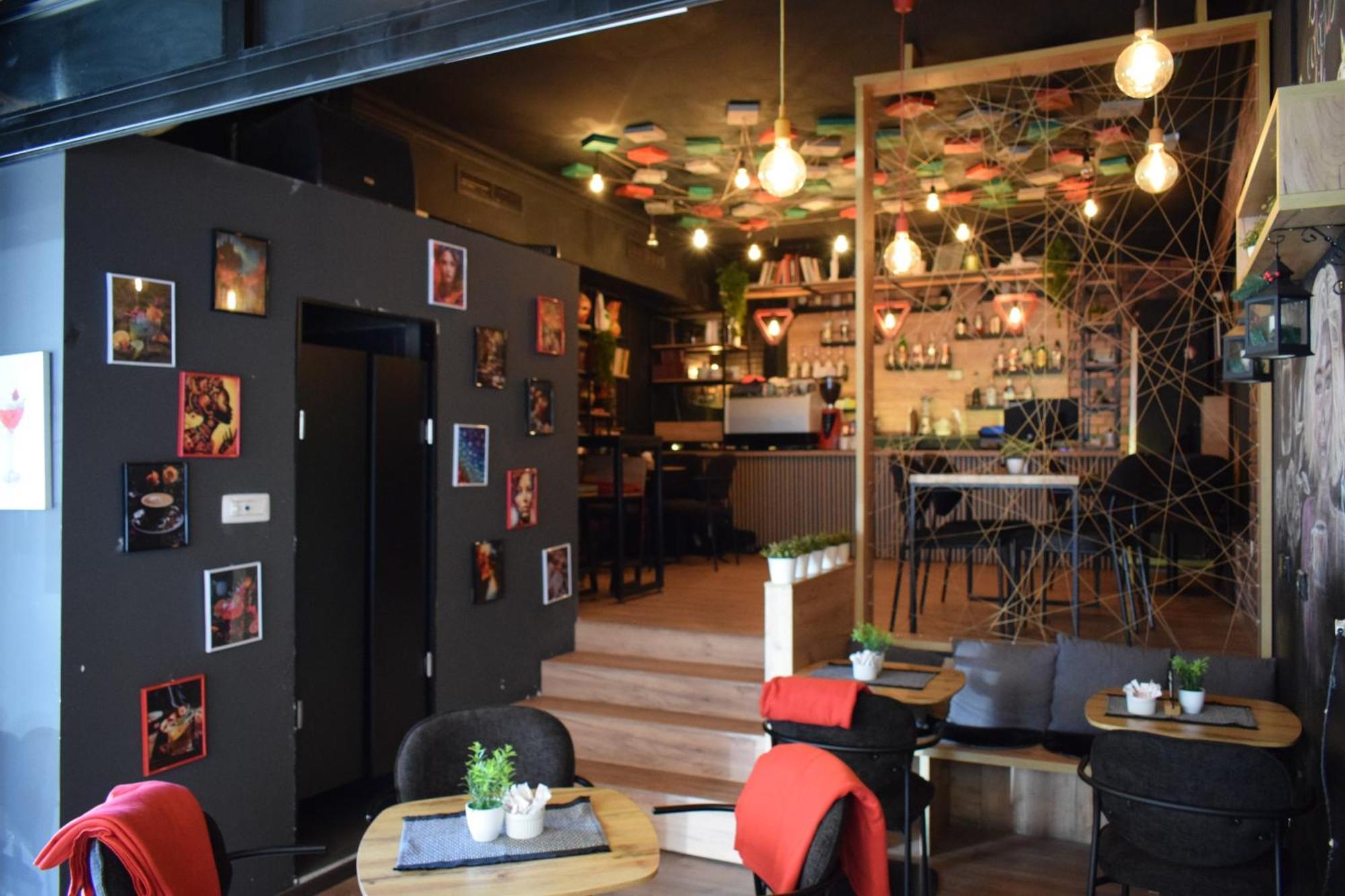 סקופיה Mickitos Urban Hostel מראה חיצוני תמונה