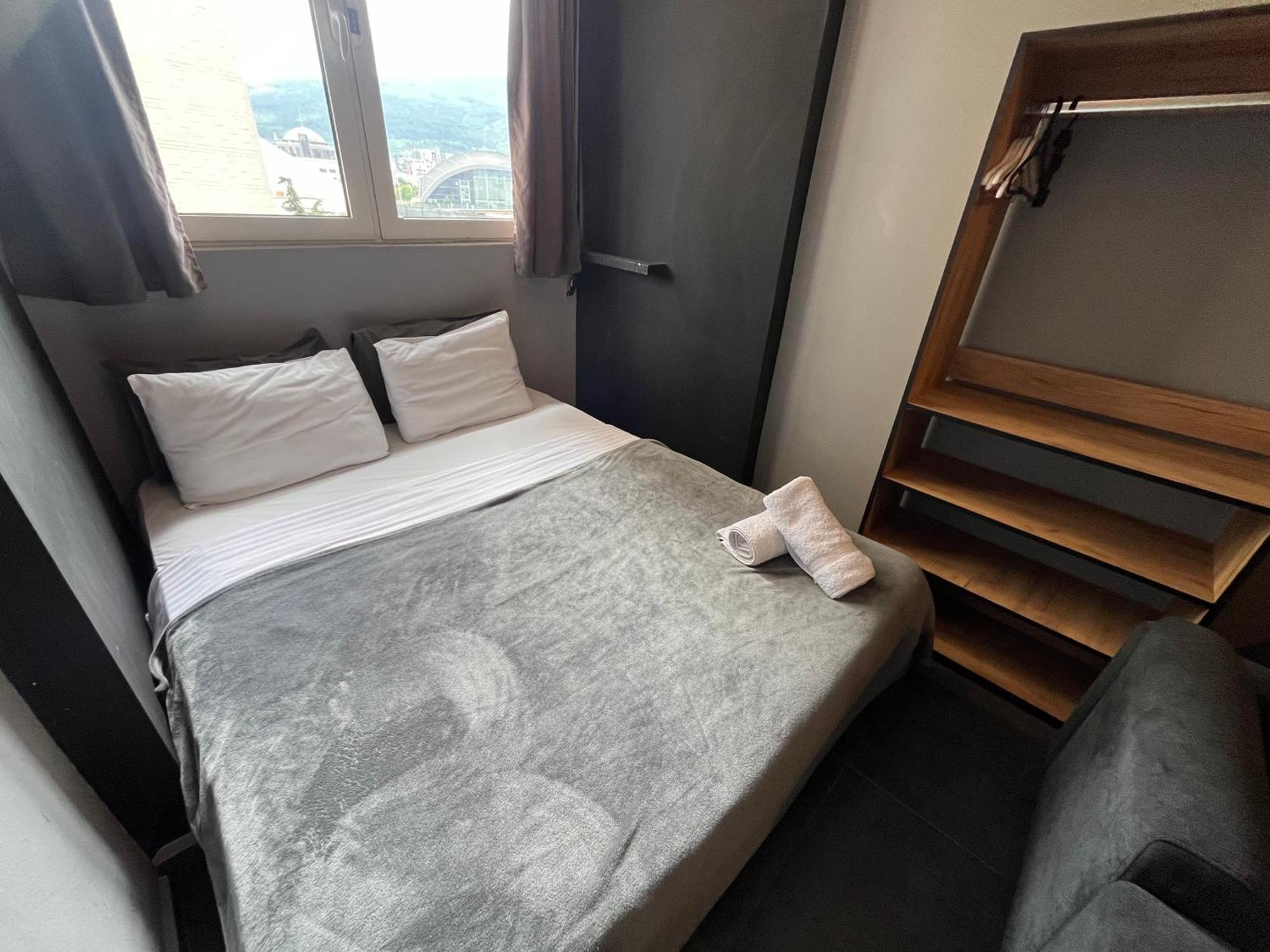 סקופיה Mickitos Urban Hostel חדר תמונה